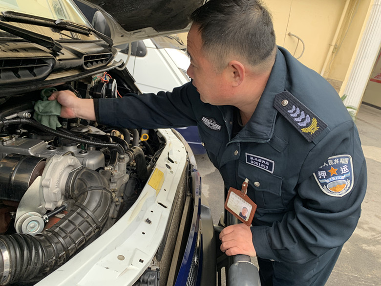 司機對車(chē)輛的維護1.jpg